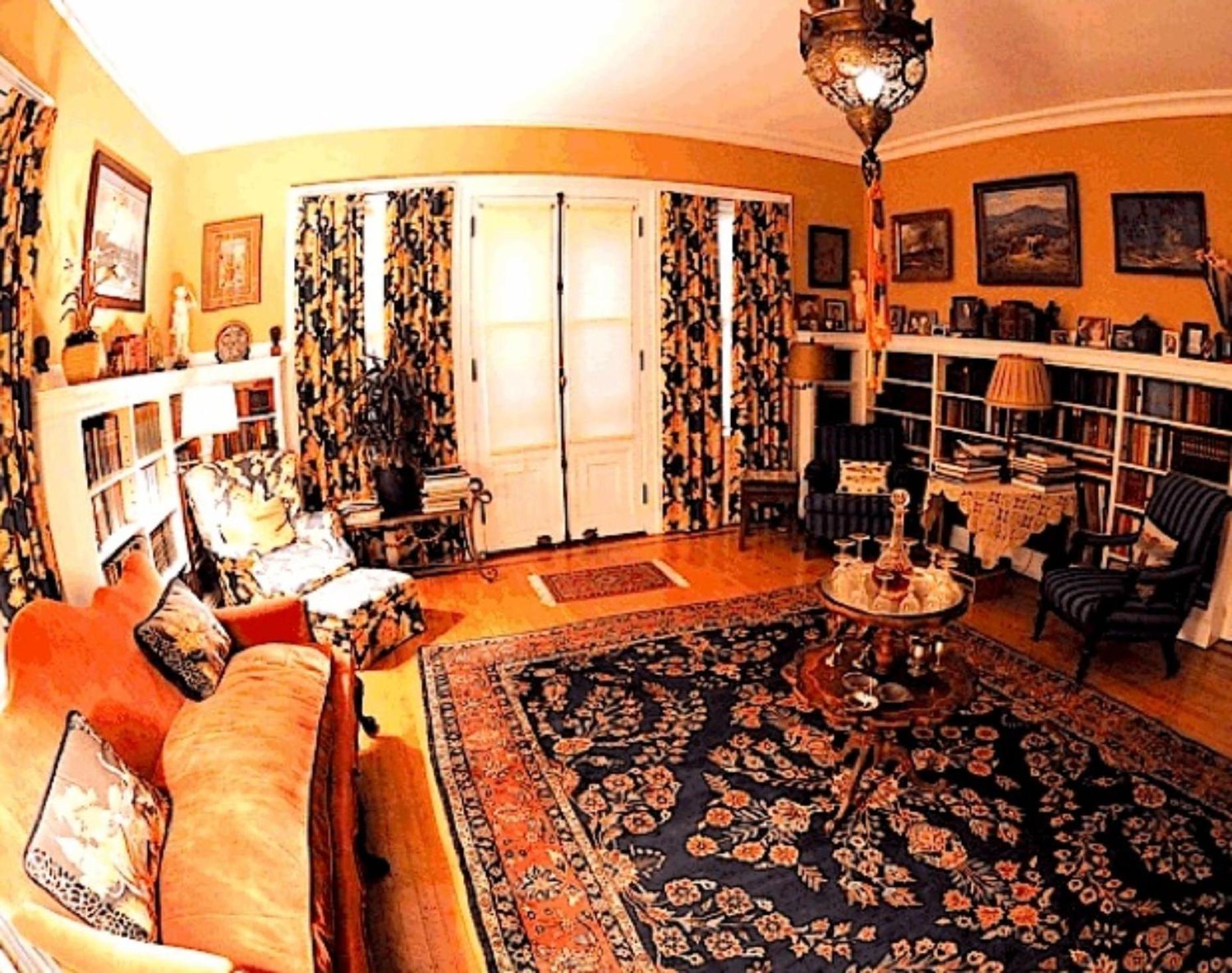 Whistler'S Inn Lenox Bagian luar foto
