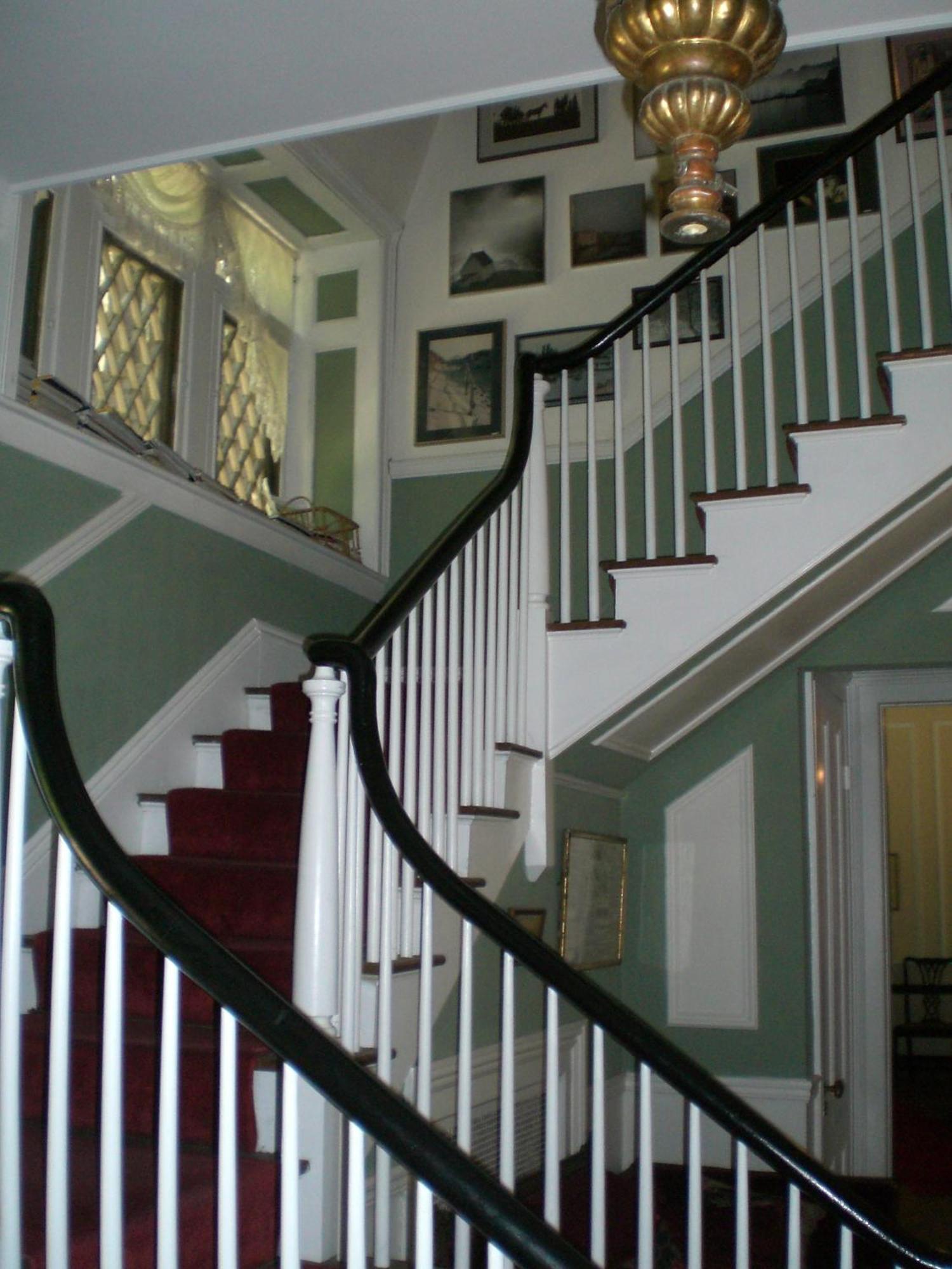 Whistler'S Inn Lenox Bagian luar foto