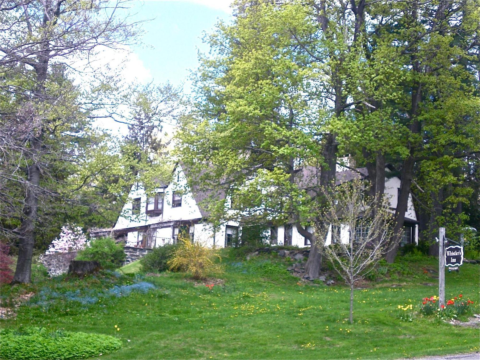 Whistler'S Inn Lenox Bagian luar foto