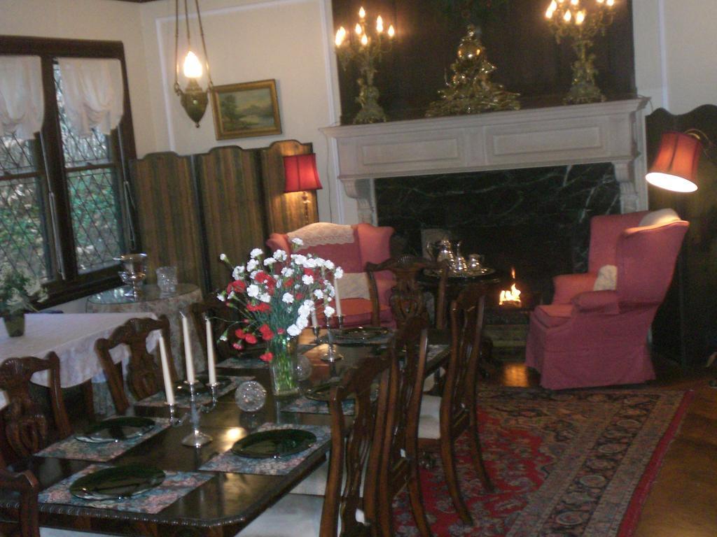 Whistler'S Inn Lenox Bagian luar foto